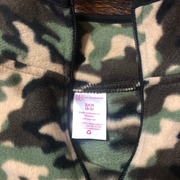 Womens small camo fleece pullover - Picture 2 of 2